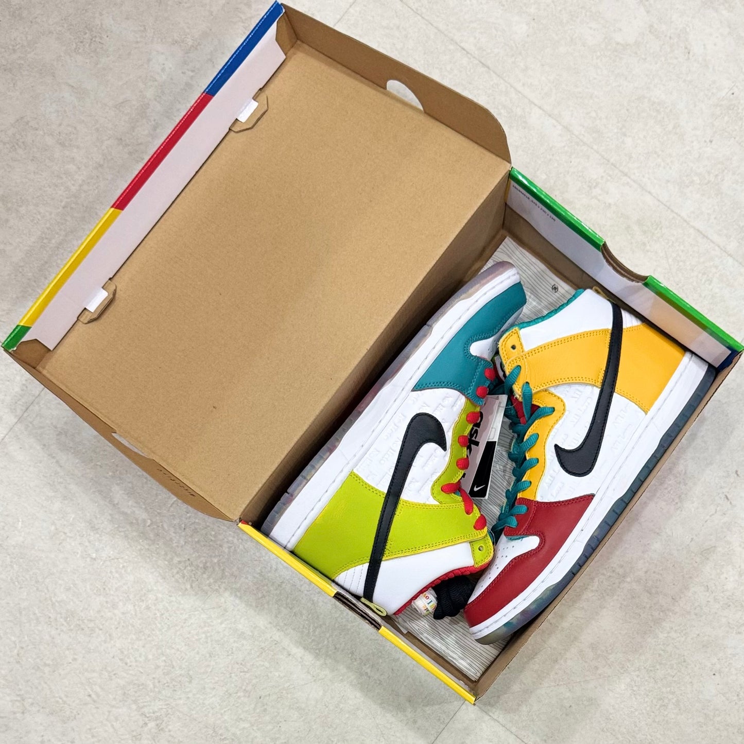 DH7778-100 Nike SB Dunk Froskate