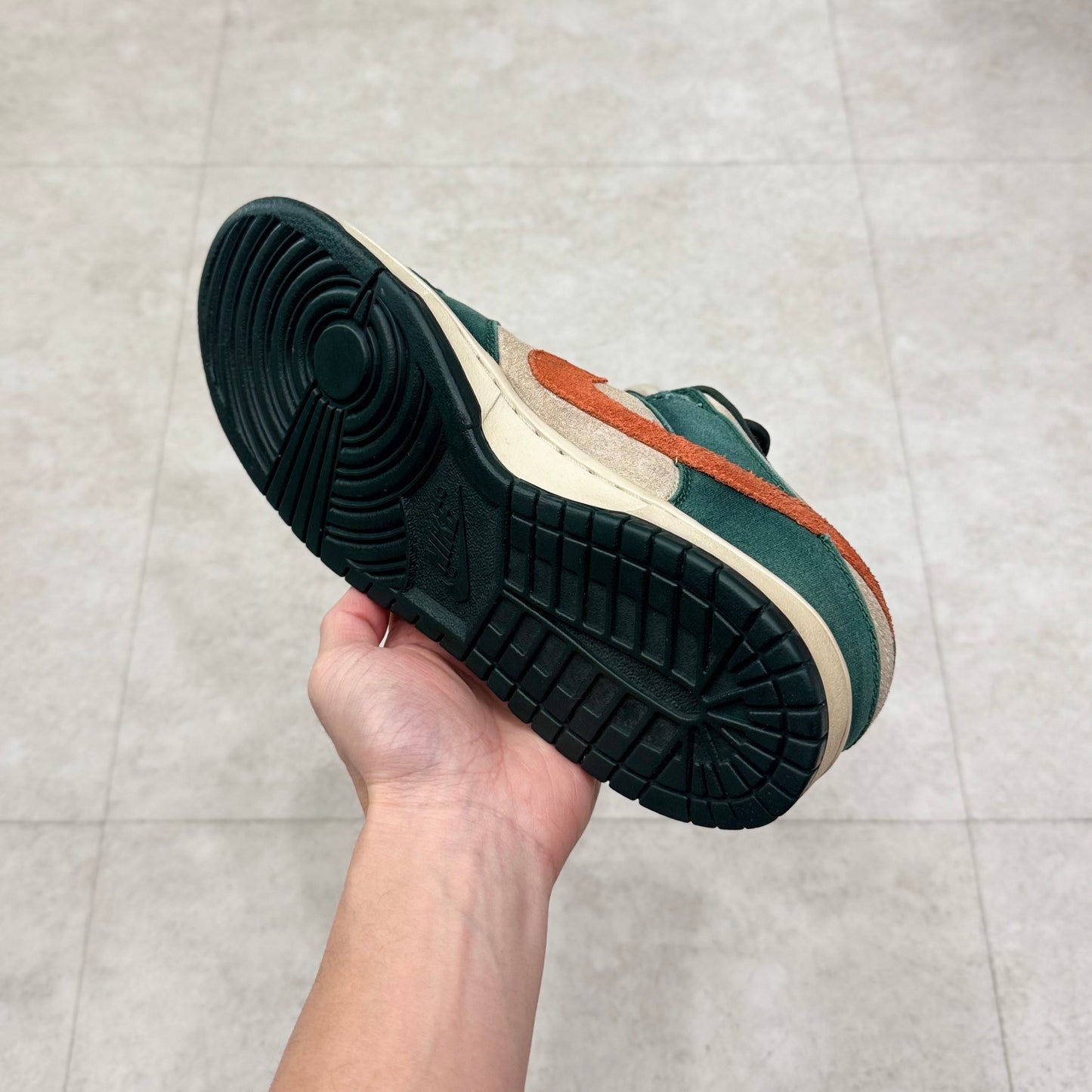 304292-185 Nike SB Dunk Eire