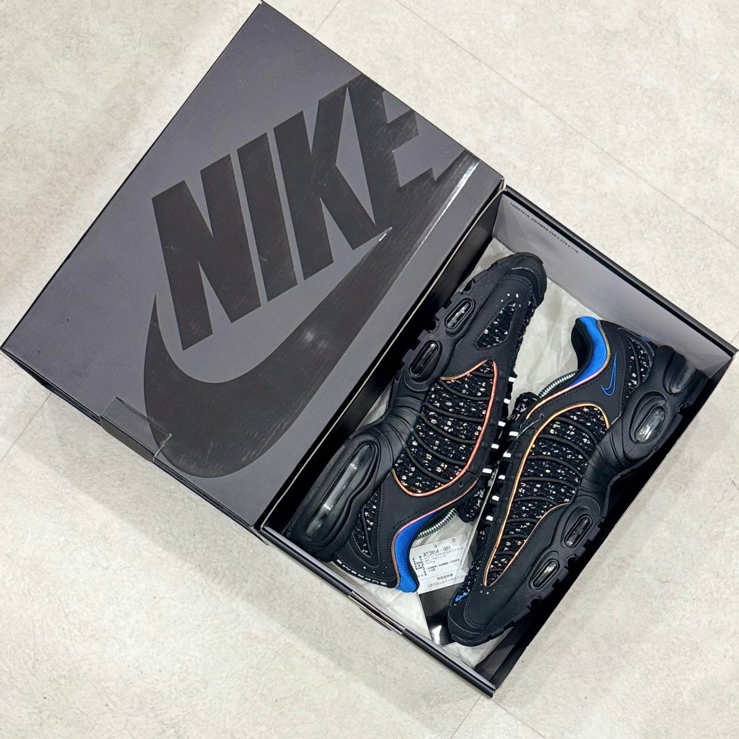 AT3854-001 Nike Air Max Tailwind 4 Supreme Black Hyper Cobalt
