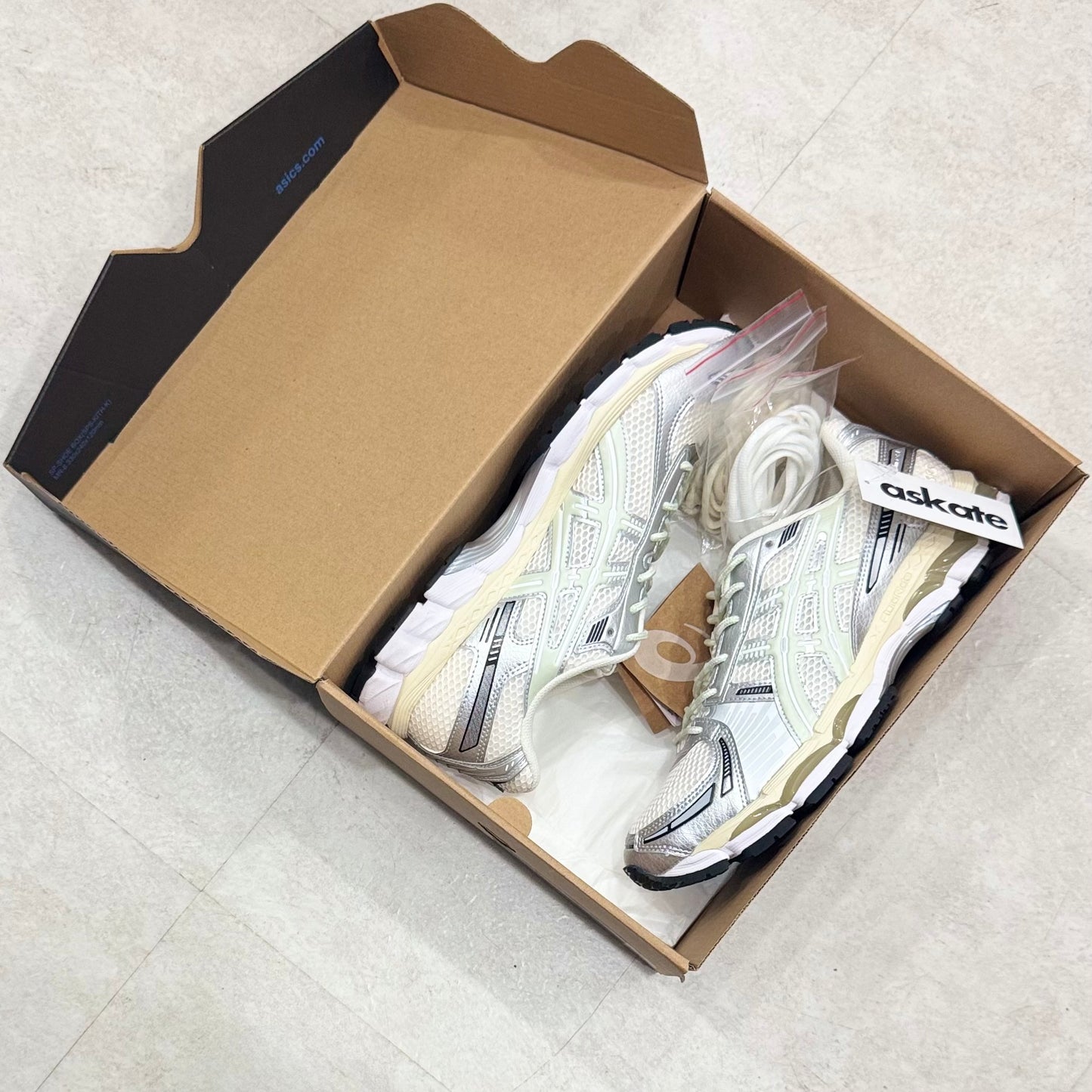 1203A555-100 Asics Gel-Kayano 12.1 Kith