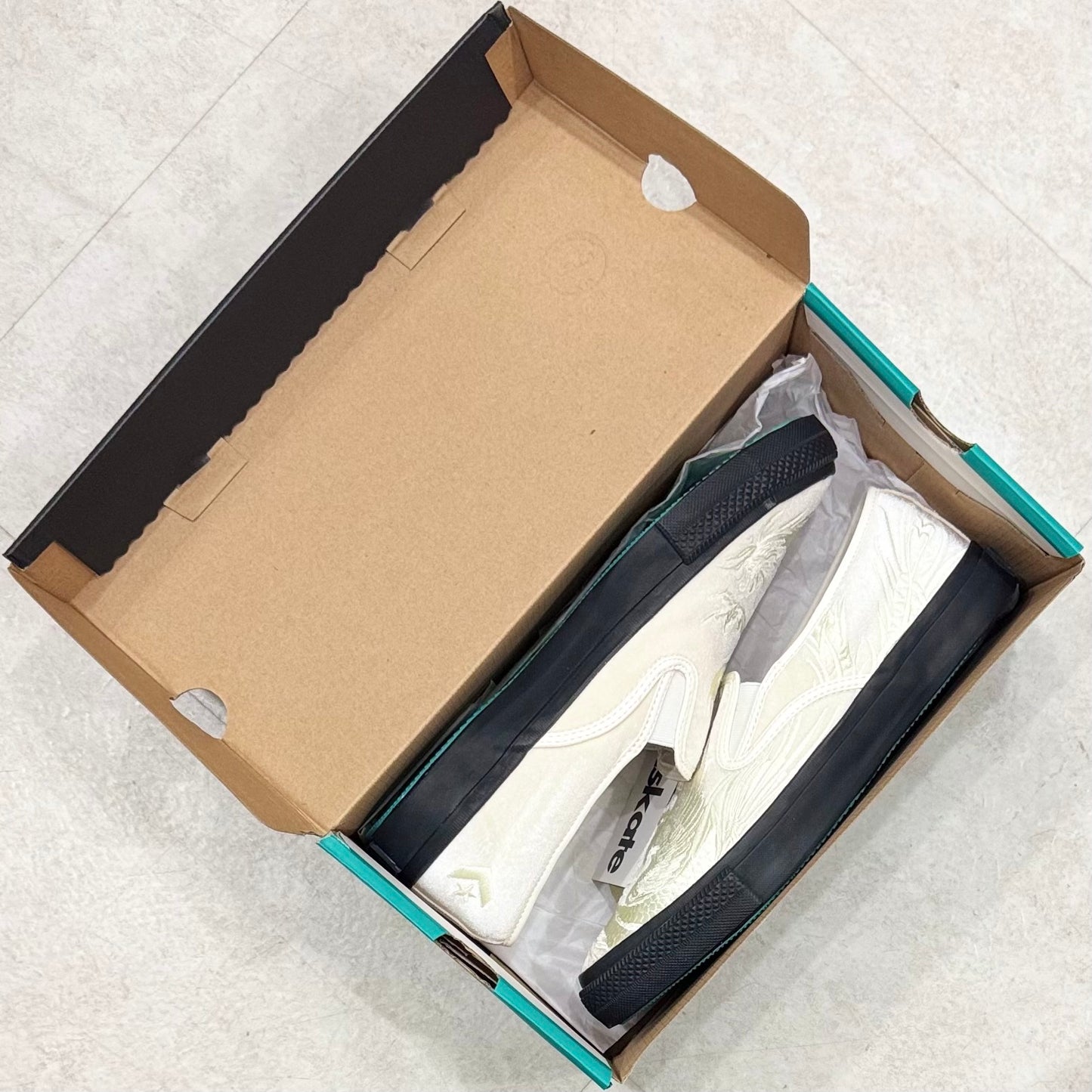 1SC864 Converse Skateboarding Slip-On Shinpei Ueno
