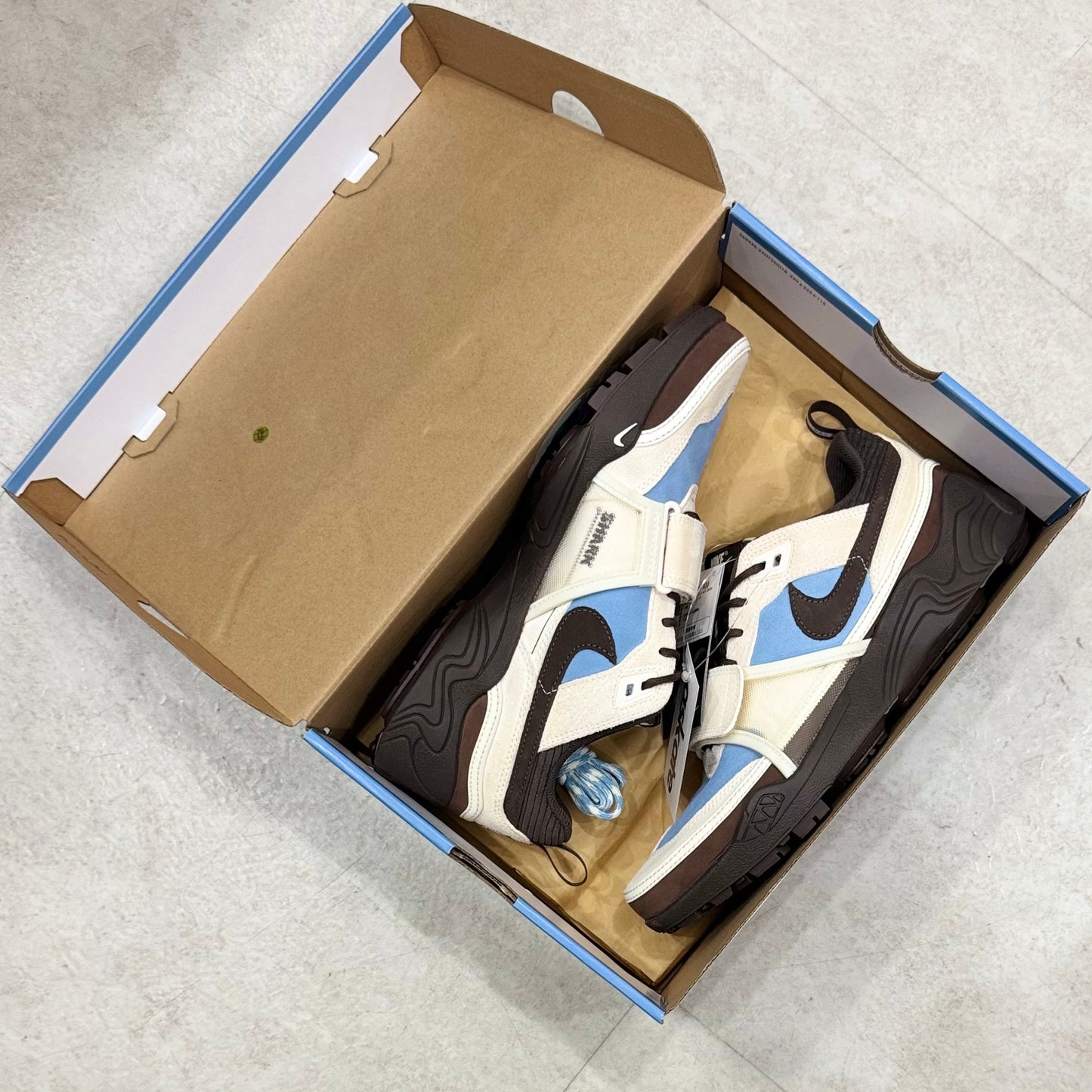 HQ3072-400 Nike Zoom Field Jaxx Leche Blue