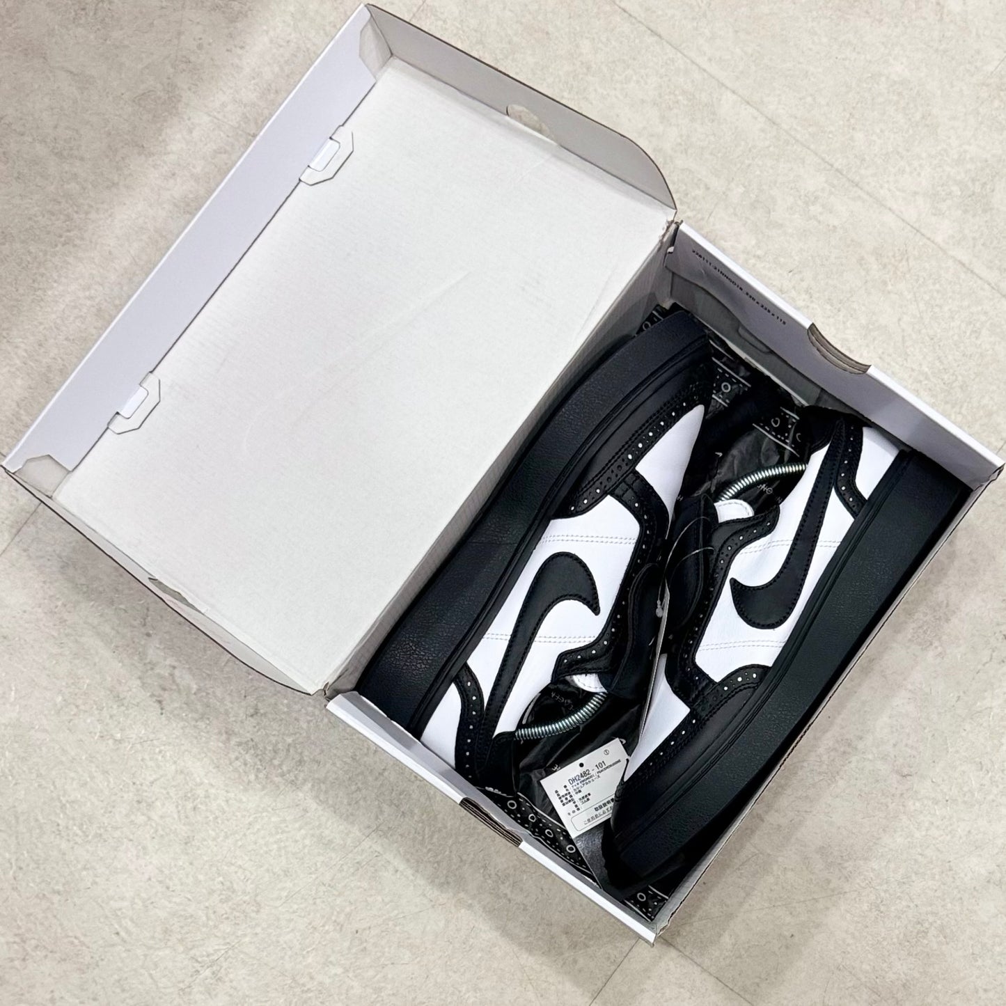 DH2482-101 Nike Kwondo 1 Peaceminusone Panda