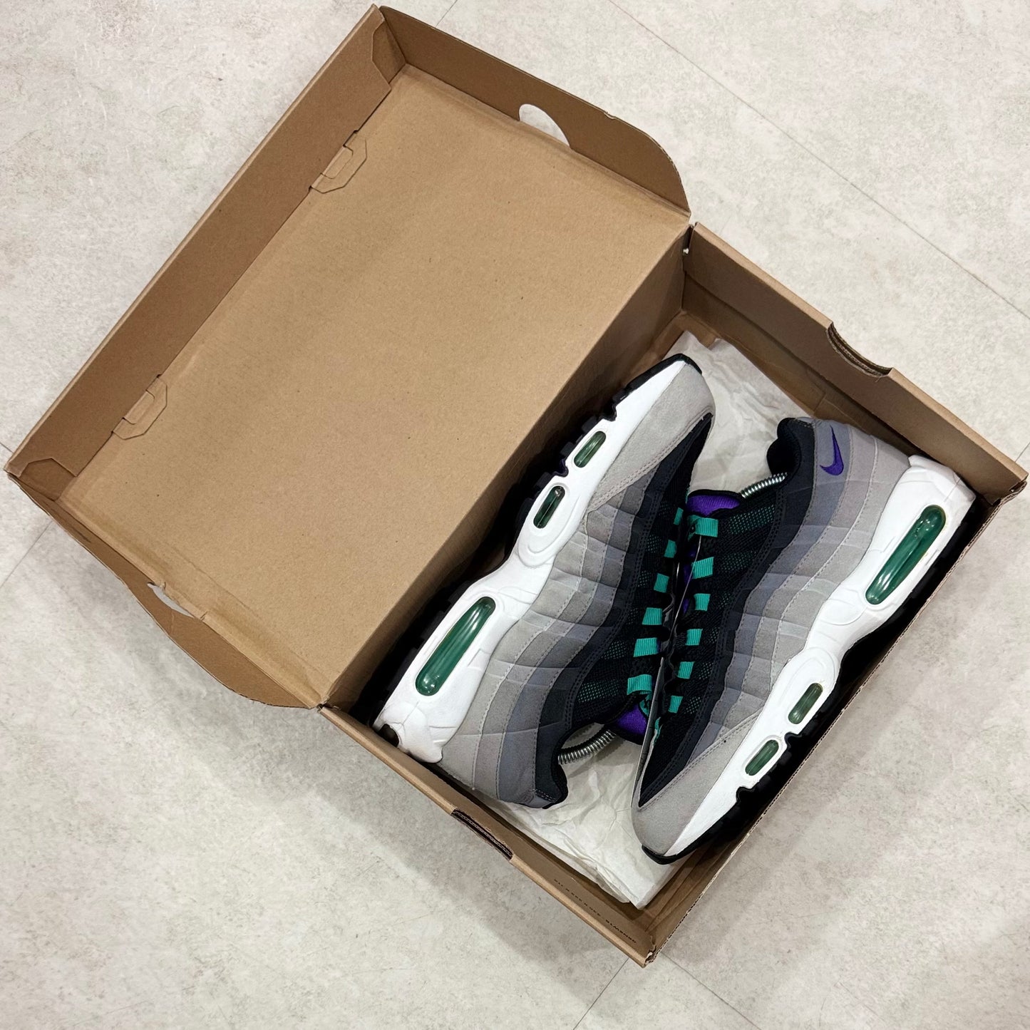 609048-030 Nike Air Max 95 Reverse Grape
