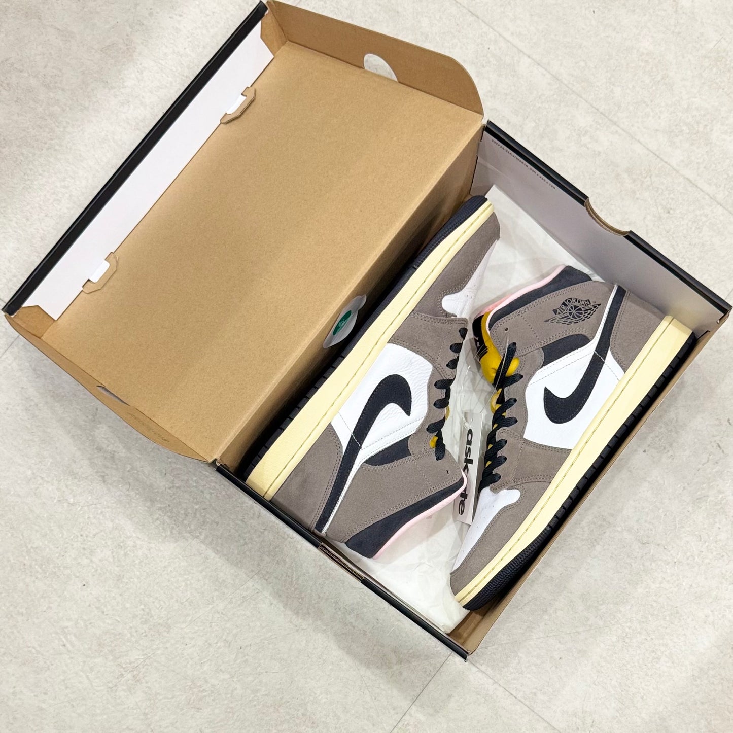 HQ2011-100 Nike Air Jordan 1 Cave Stone