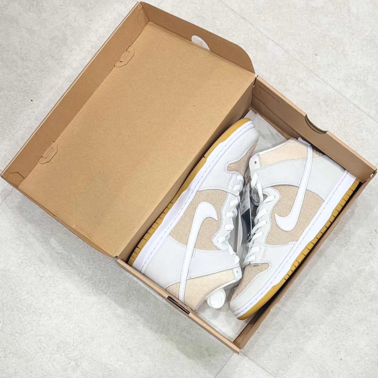 DA9626-100 Nike SB Dunk Unbleached Natural