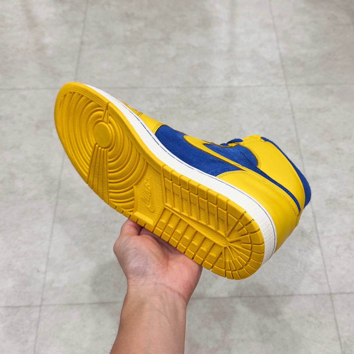 555088-707 Nike Air Jordan 1 Laney 2013