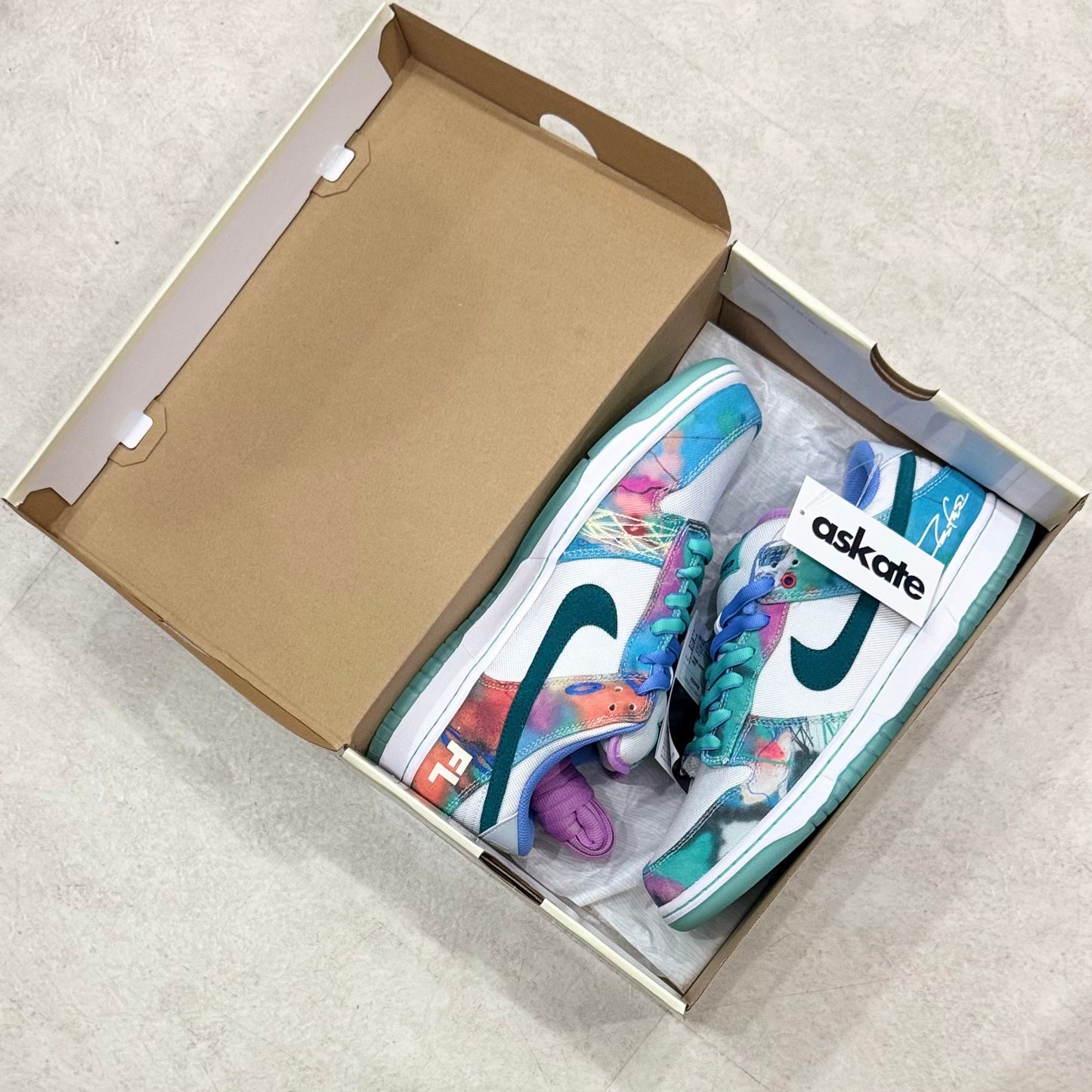 HF6061-400 Nike SB Dunk Futura 2024