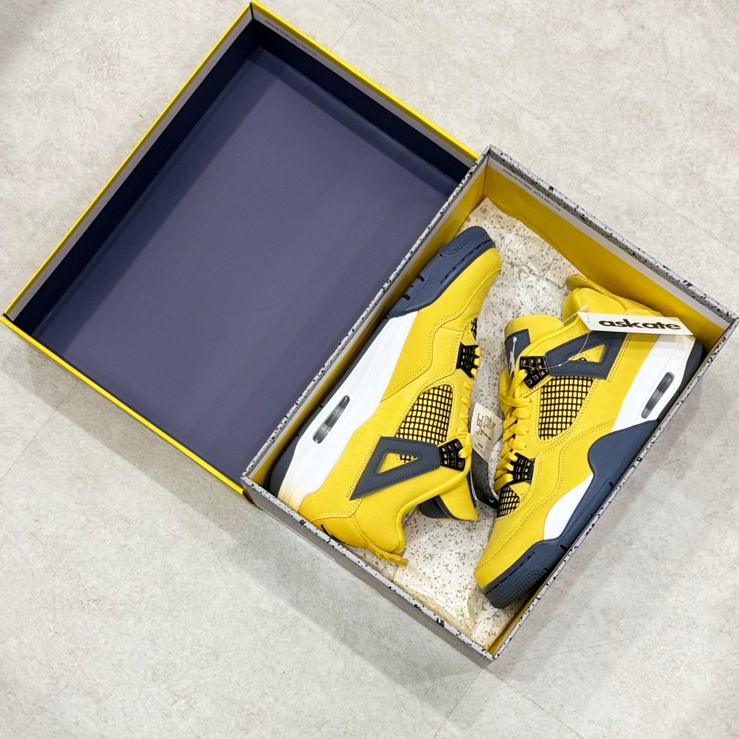 CT8527-700 Nike Air Jordan 4 Lightning 2021