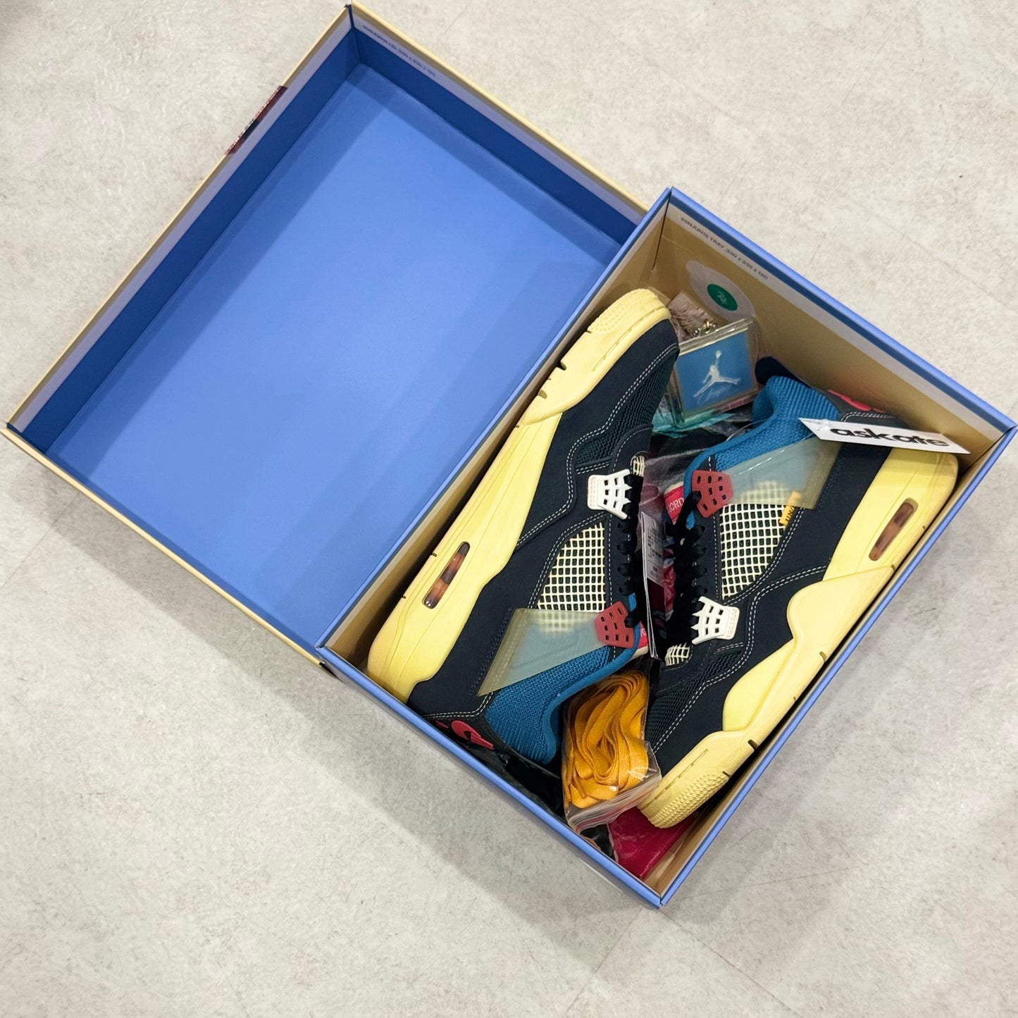 DC9533-001 Nike Air Jordan 4 Union Off Noir