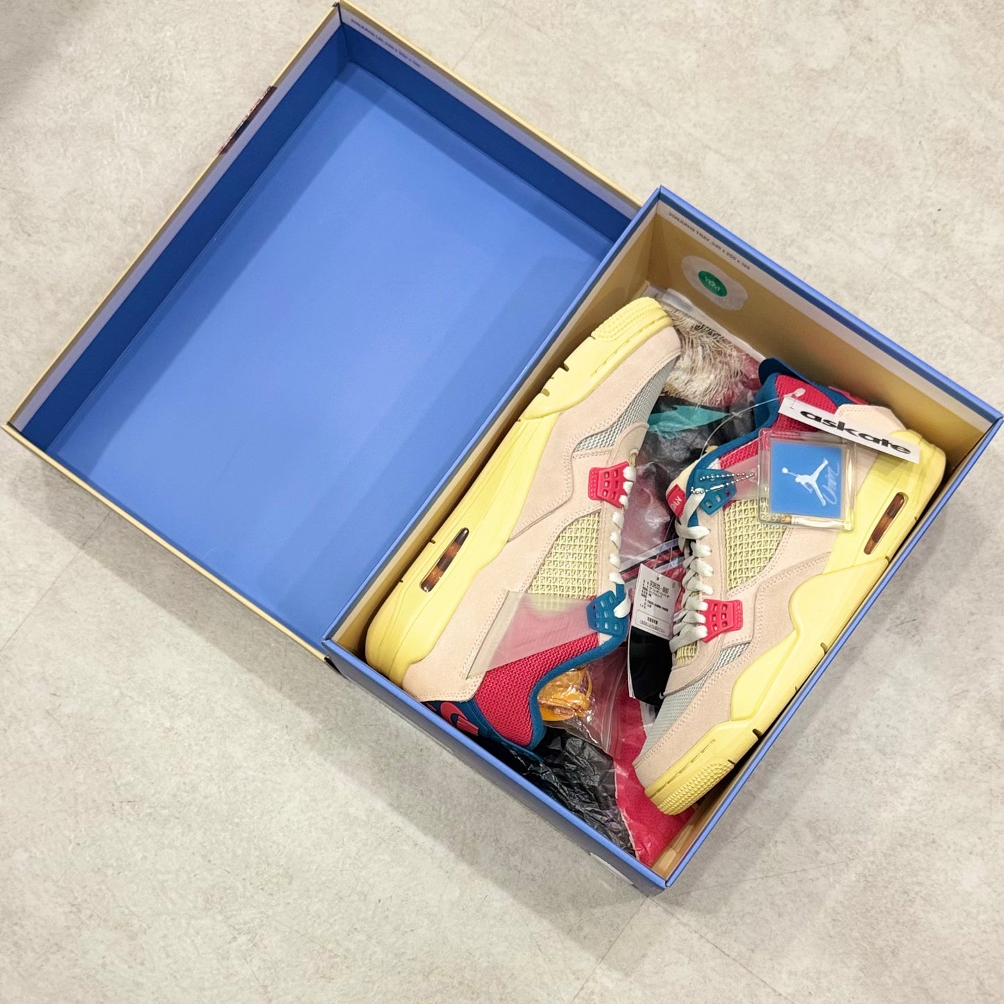 DC9533-800 Nike Air Jordan 4 Union Guava