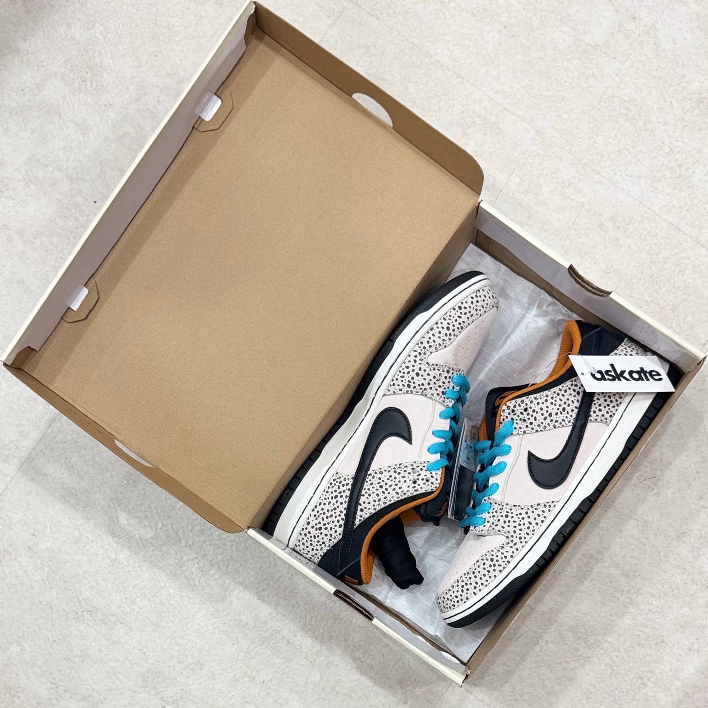 FZ1233-002 Nike SB Dunk Paris Olympic