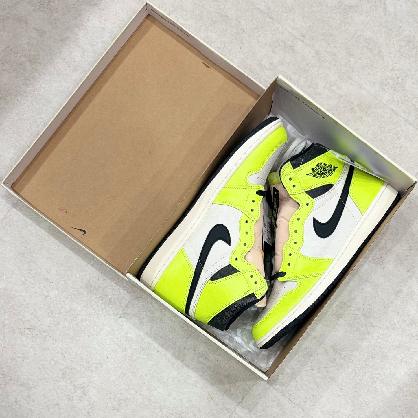 555088-702 Nike Air Jordan 1 Volt 2022