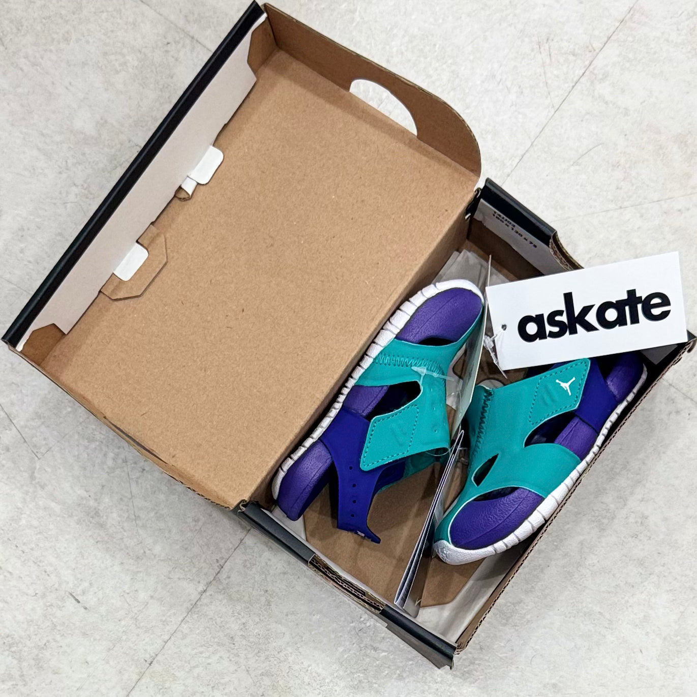CI7850-305 Nike Jordan Flare Grape