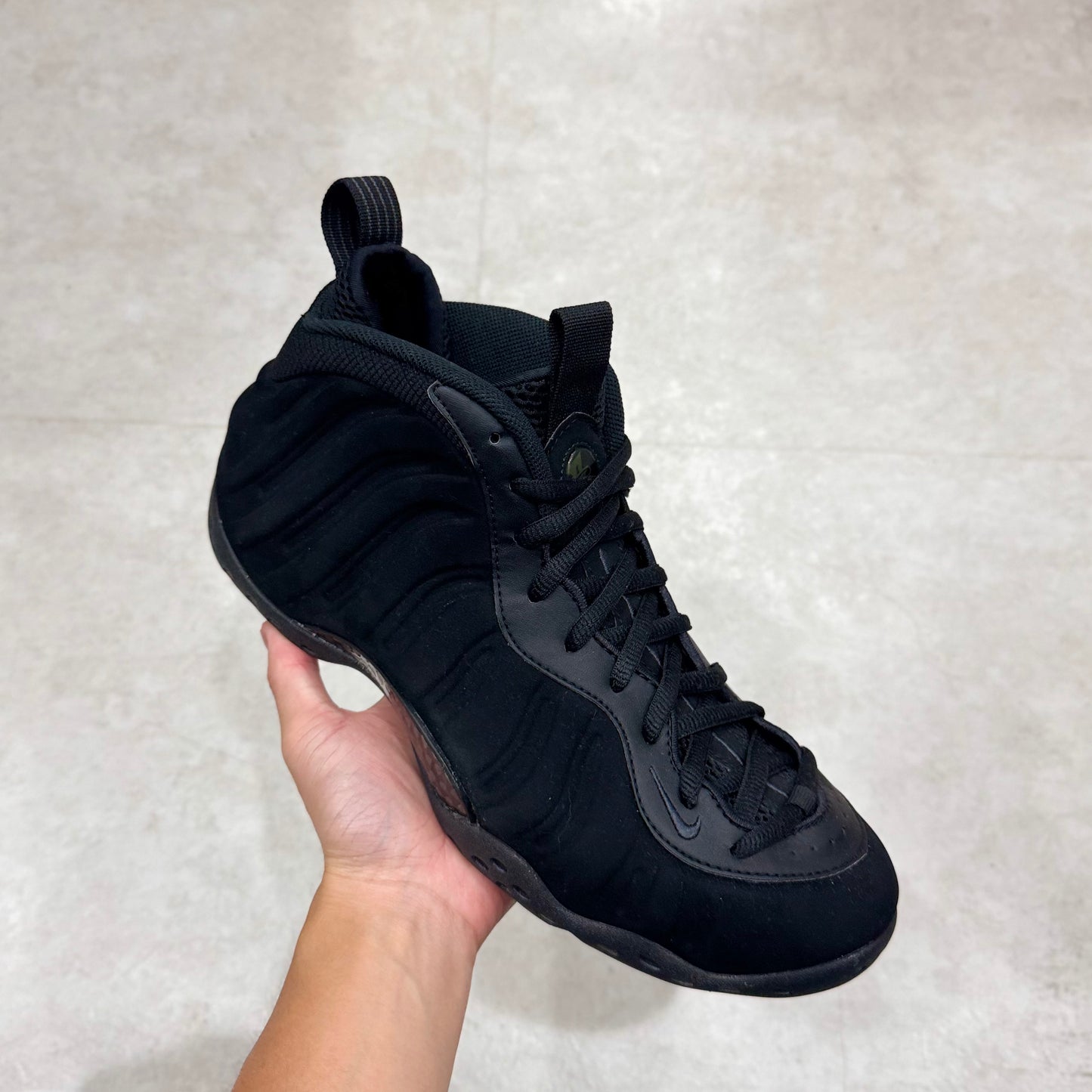 575420-006 Nike Air Foamposite Black Suede