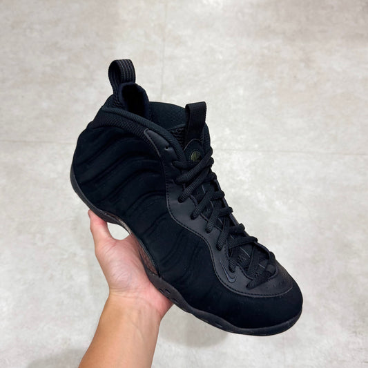 575420-006 Nike Air Foamposite Black Suede