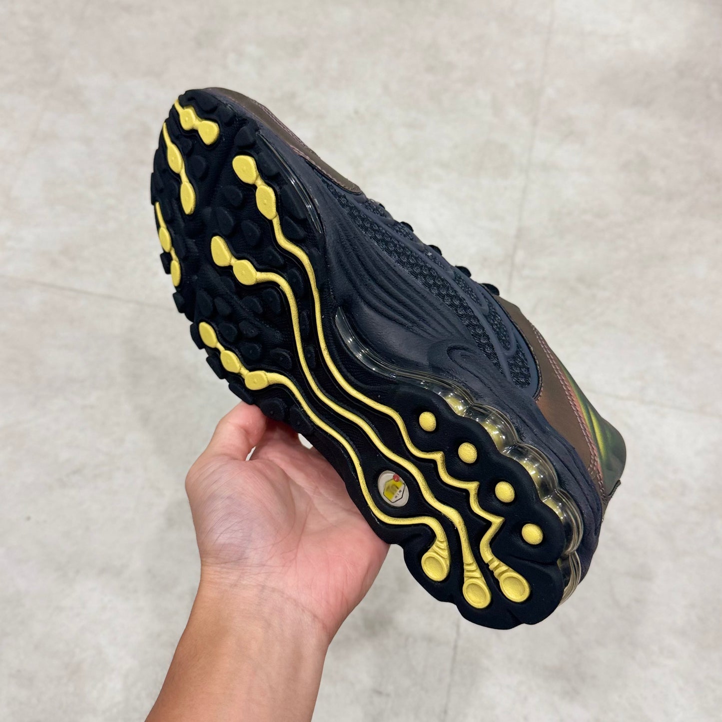 CV6984-001 Nike Air Tuned Max Celery
