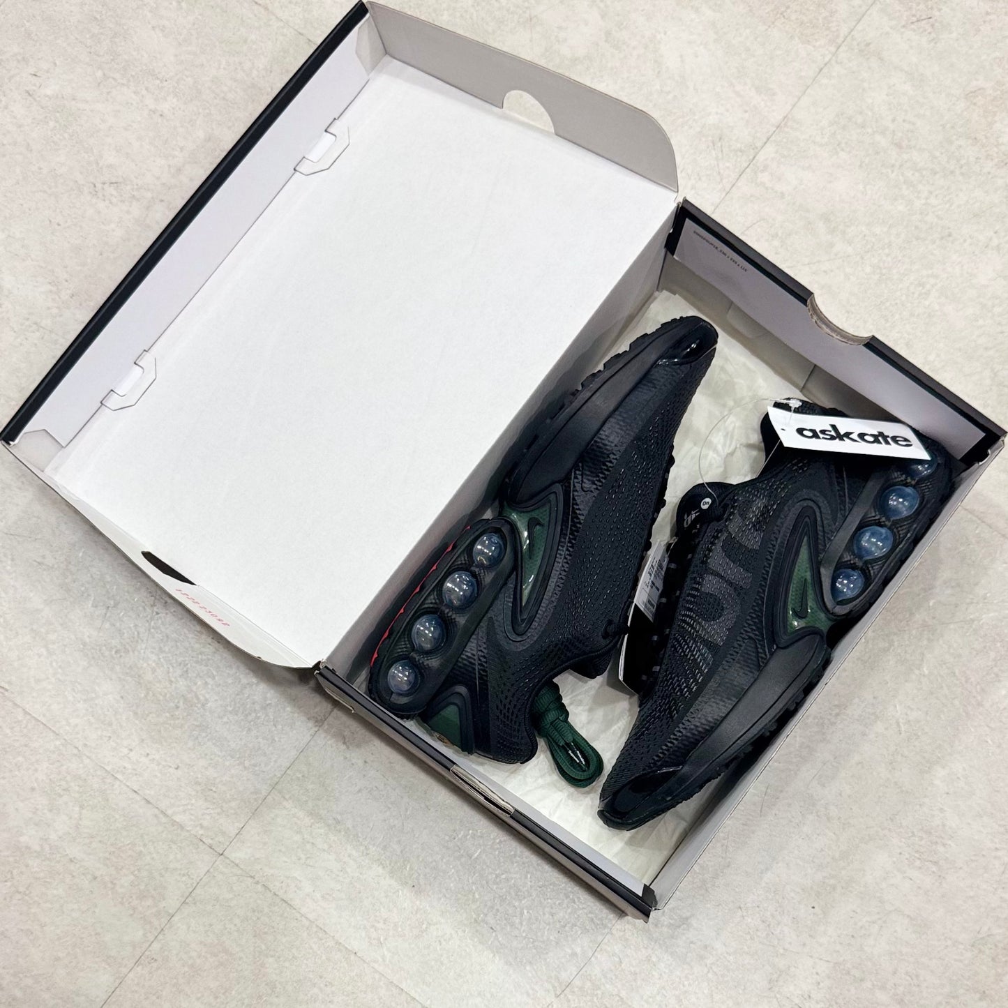 FZ4044-001 Nike Air Max DN Supreme
