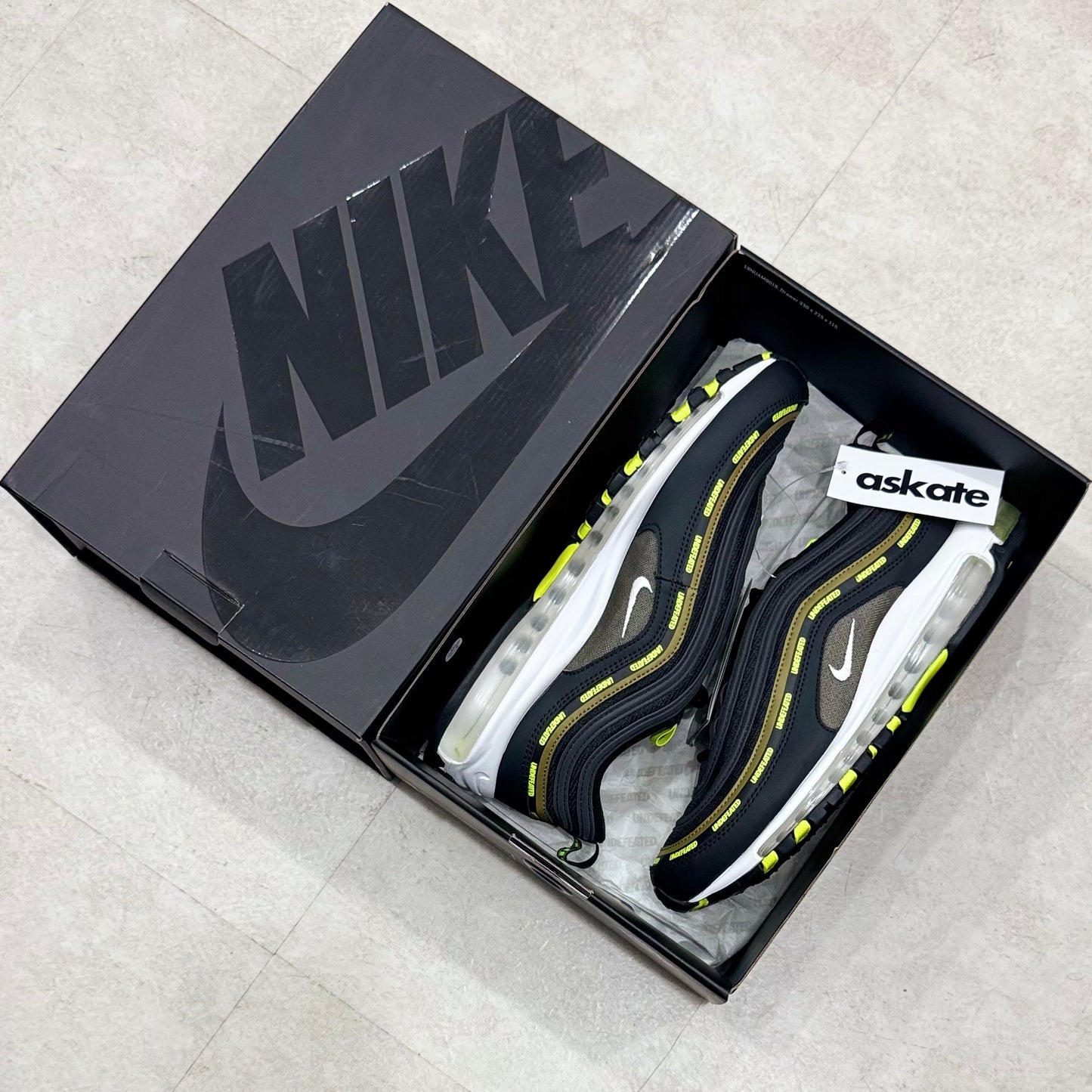 DC4830-001 Nike Air Max 97 Undefeated