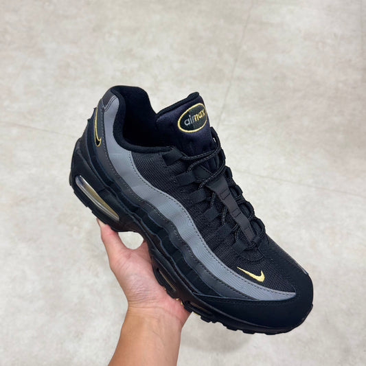 IB7682-002 Nike Air Max 95 Batman