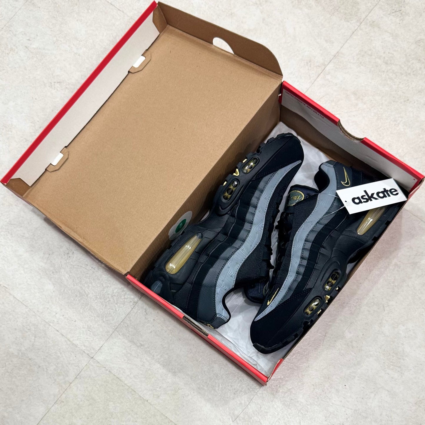 IB7682-002 Nike Air Max 95 Batman