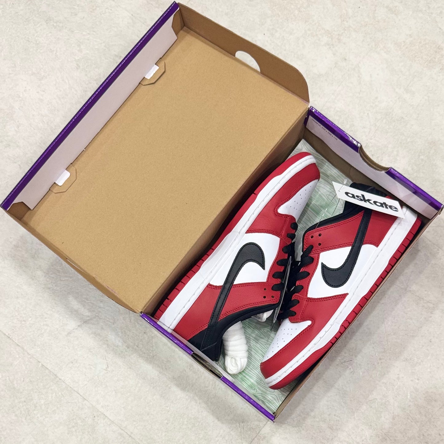 BQ6817-600 Nike SB Dunk Chicago 2024