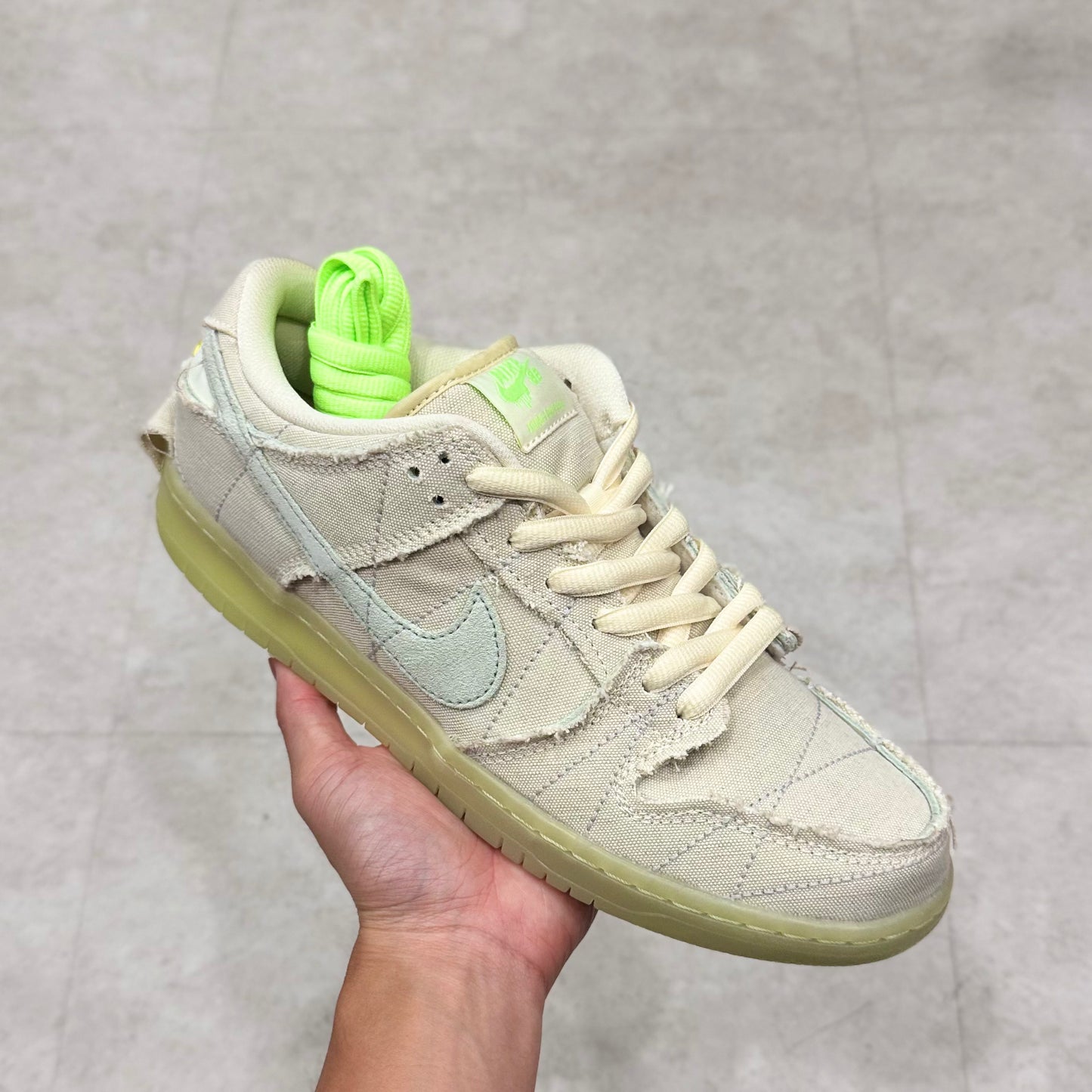 DM0774-111 Nike SB Dunk Mummy