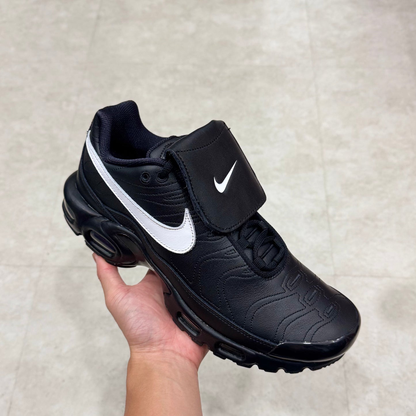 HF0074-001 Nike Air Max Plus Tiempo