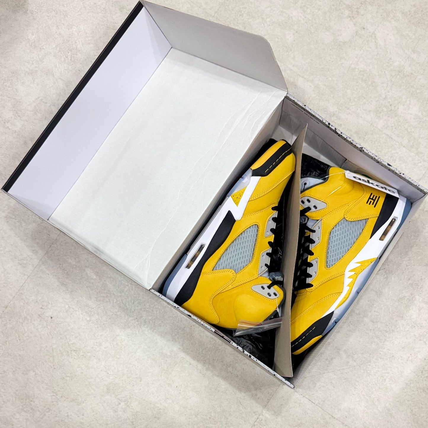 IO3372-700 Nike Air Jordan 5 Tokyo 23 2025