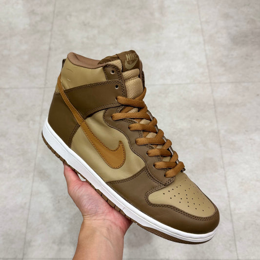 304717-222 Nike Dunk May Attack Maple