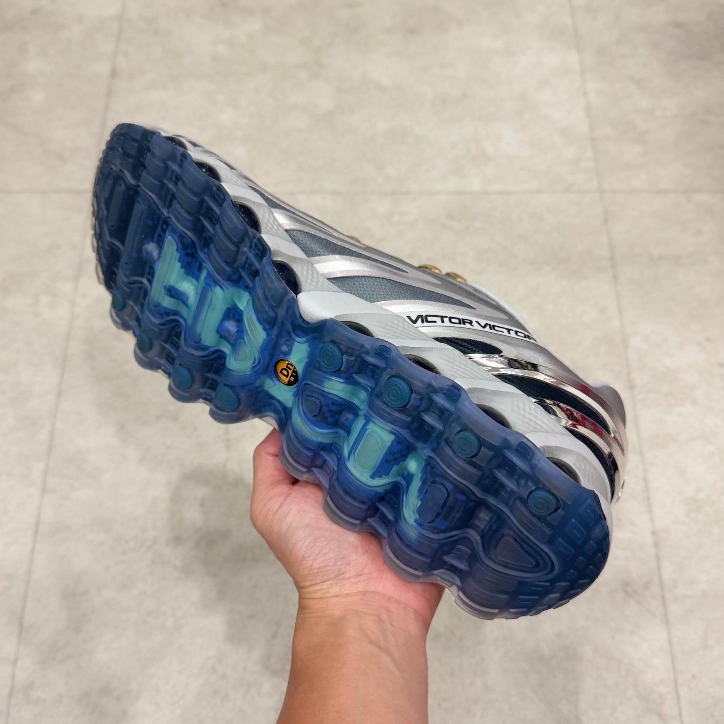 IF2733-001 Nike Air Max DN8 Victor Victor Tokyo