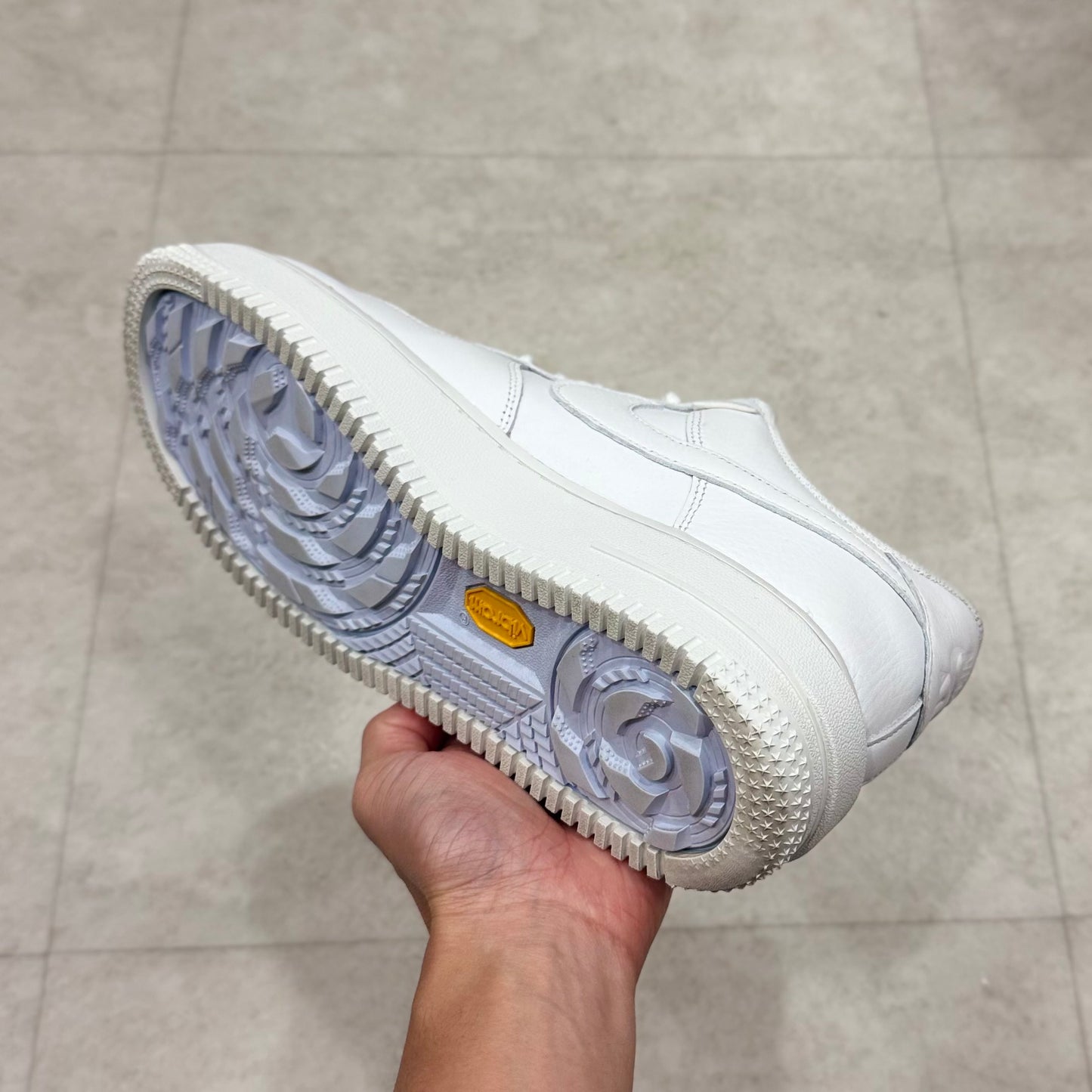 HV5953-100 Nike Air Force 1 Gore-Tex Vibram Summit White