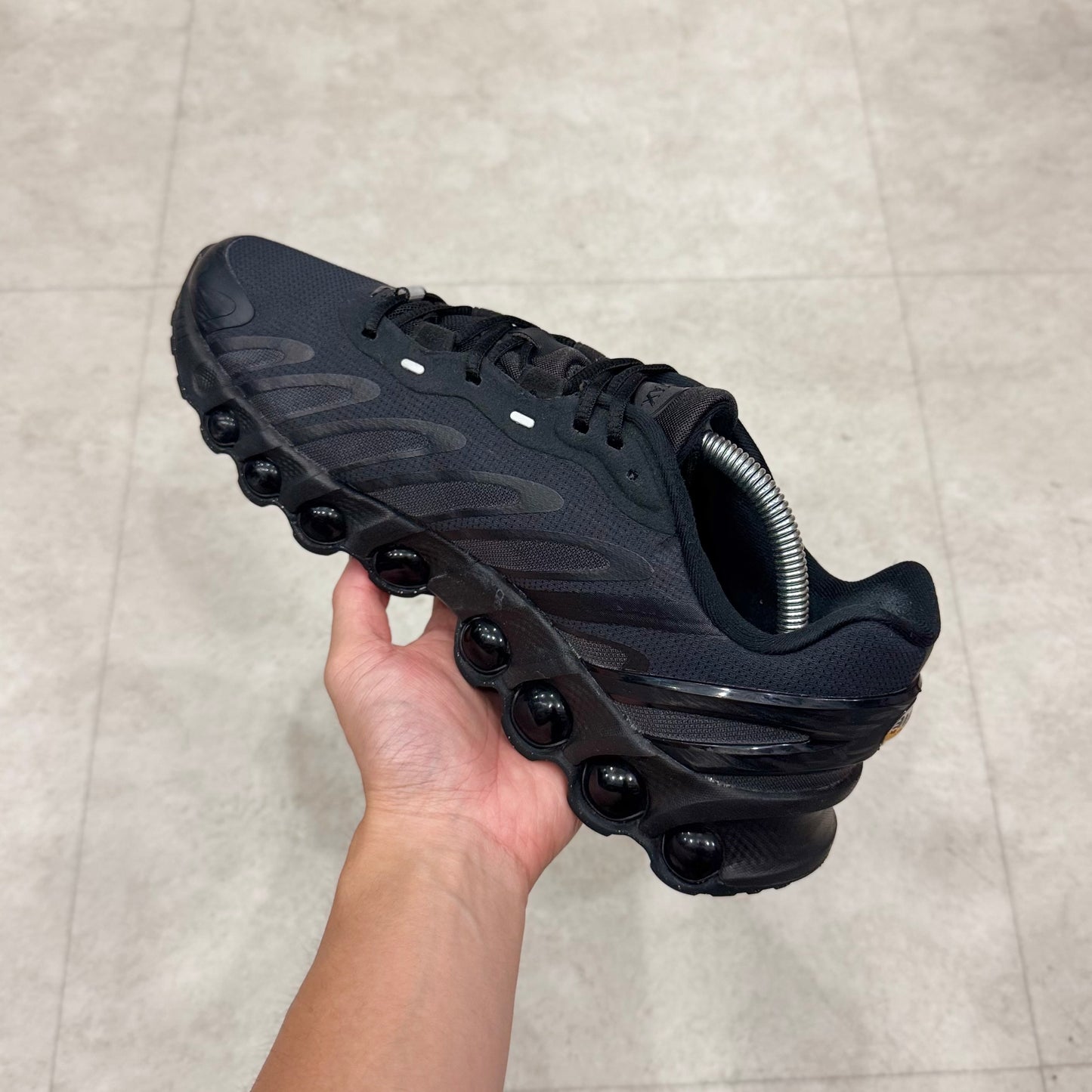FQ7860-002 Nike Air Max DN8 Triple Black