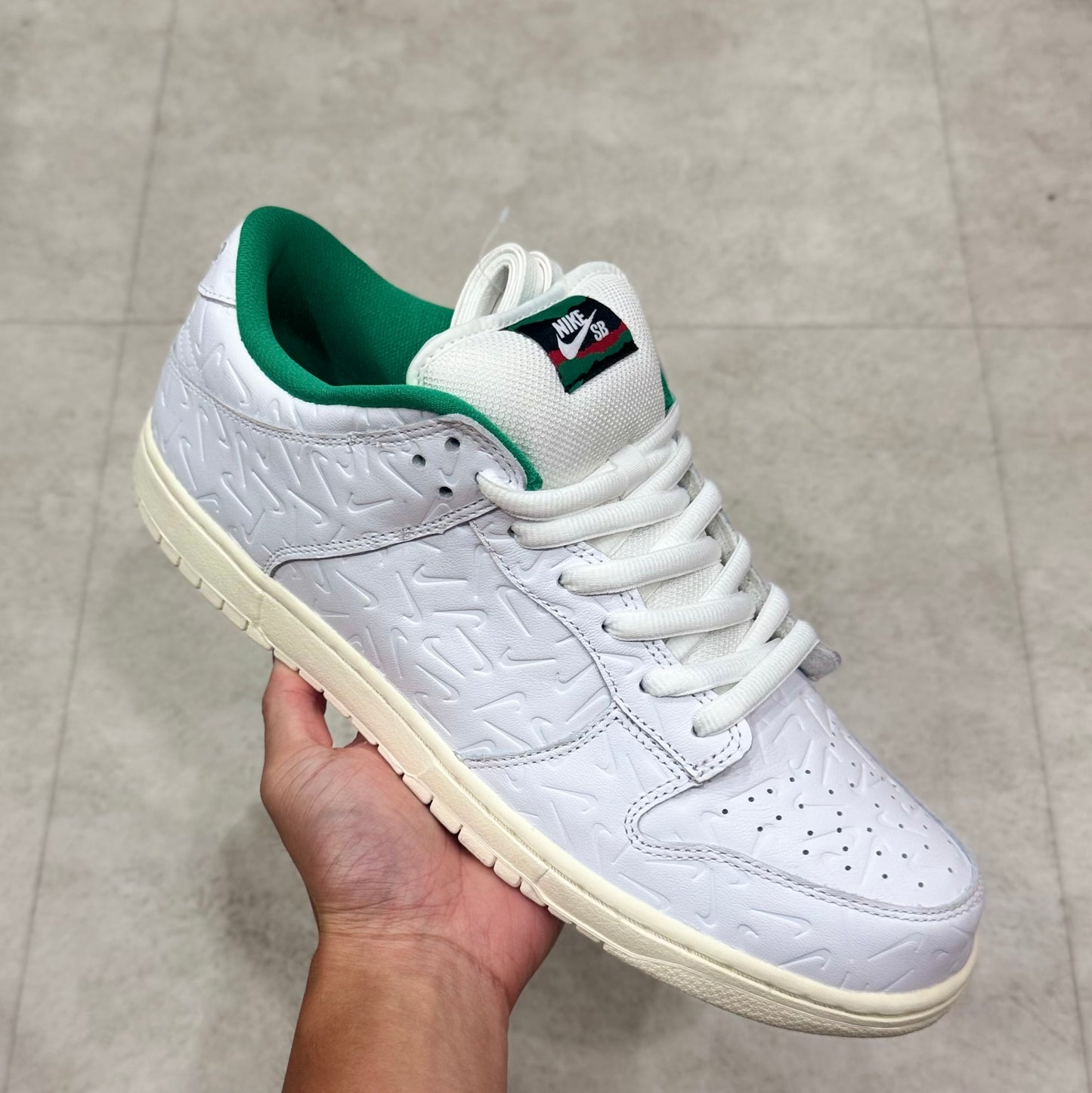 CU3846-100 Nike SB Dunk Ben-G