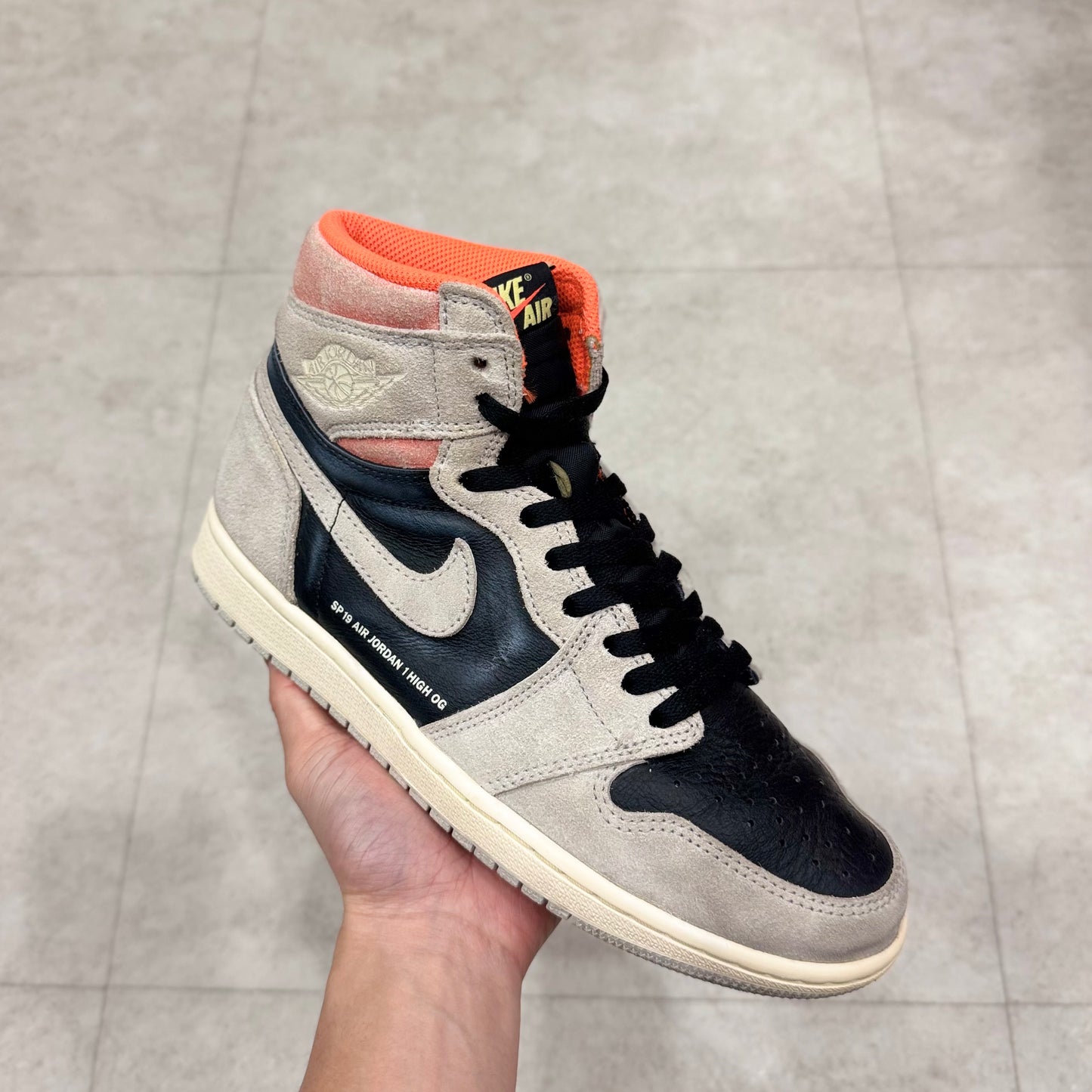 555088-018 Nike Air Jordan 1 Hyper Crimson