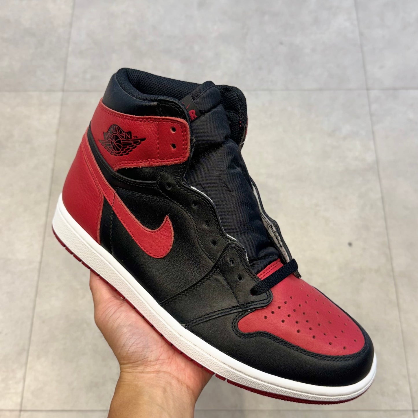 555088-001 Nike Air Jordan 1 Bred 2016