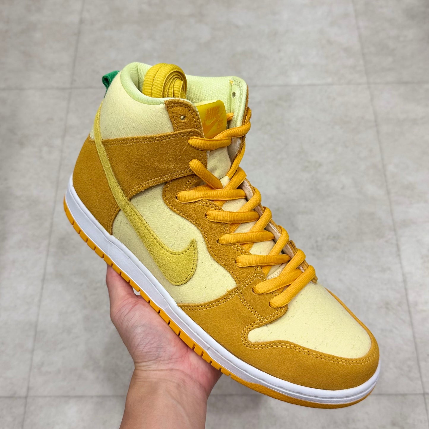 DM0808-700 Nike SB Dunk Pineapple
