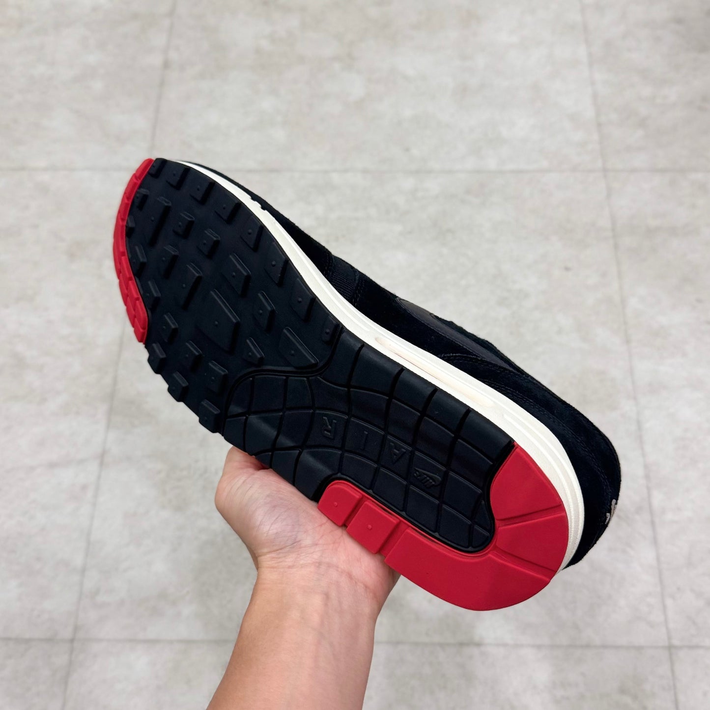 875844-007 Nike Air Max 1 Bred 2018