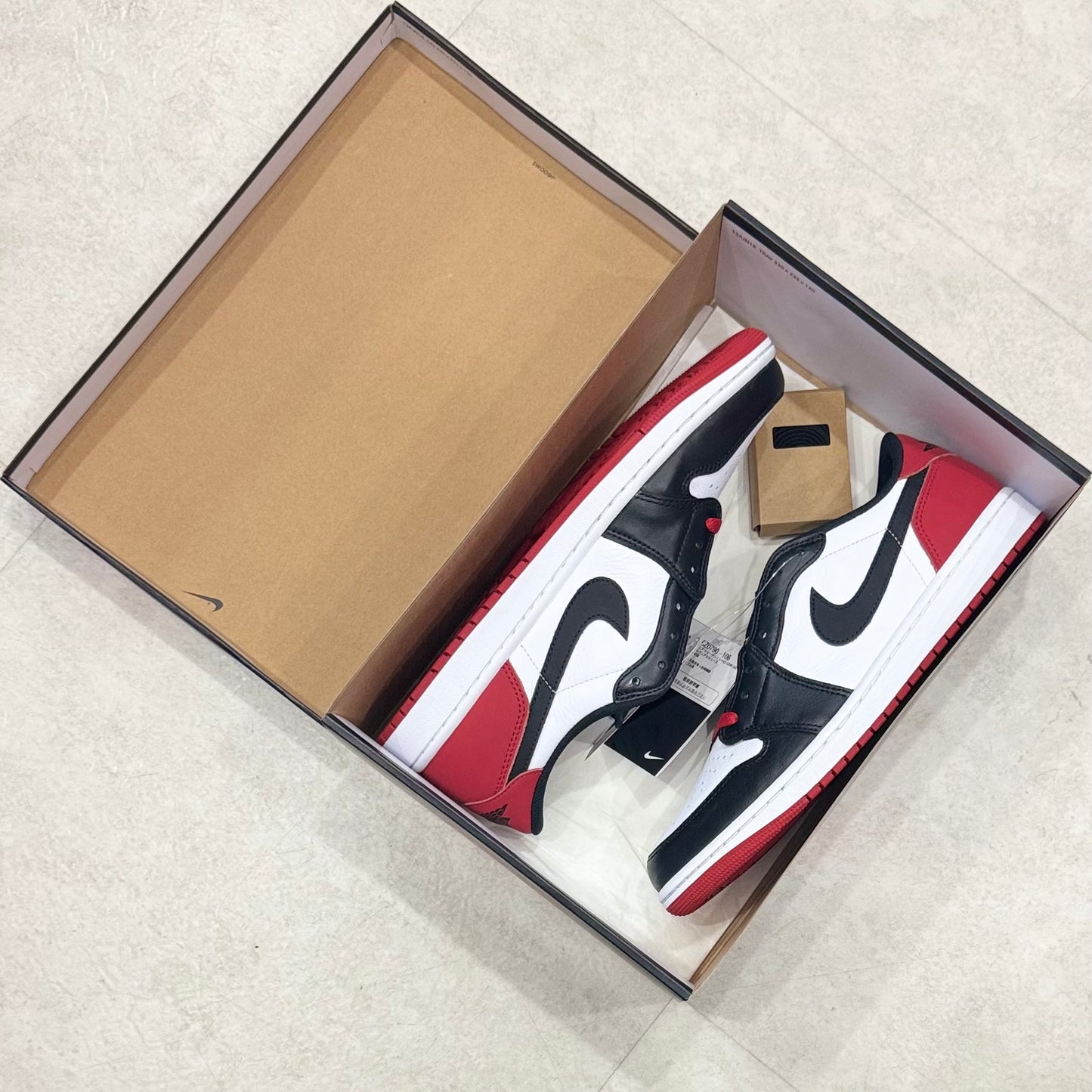CZ0790-106 Nike Air Jordan 1 Black Toe 2023