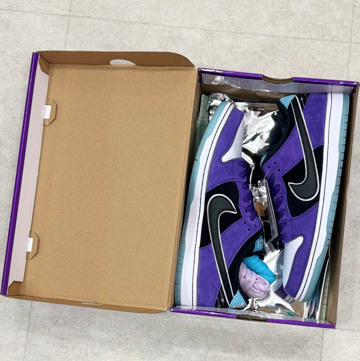 HJ0513-500 Nike SB Dunk Hayley Wilson Court Purple
