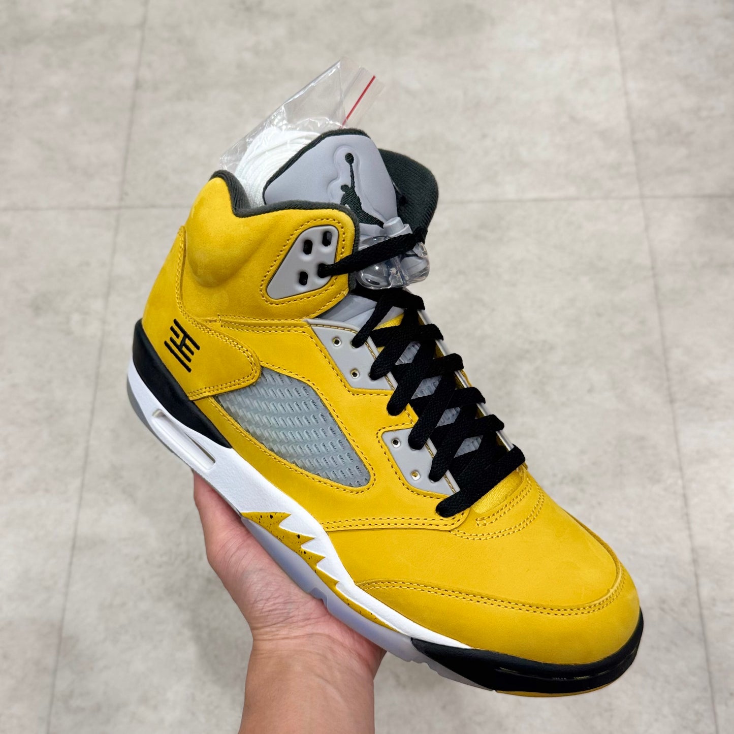 IO3372-700 Nike Air Jordan 5 Tokyo 23 2025