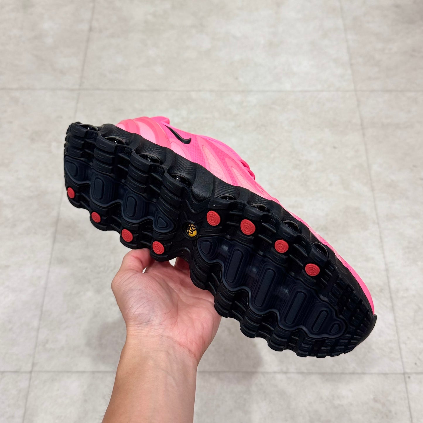 FQ7860-600 Nike Air Max DN8 Hyper Pink