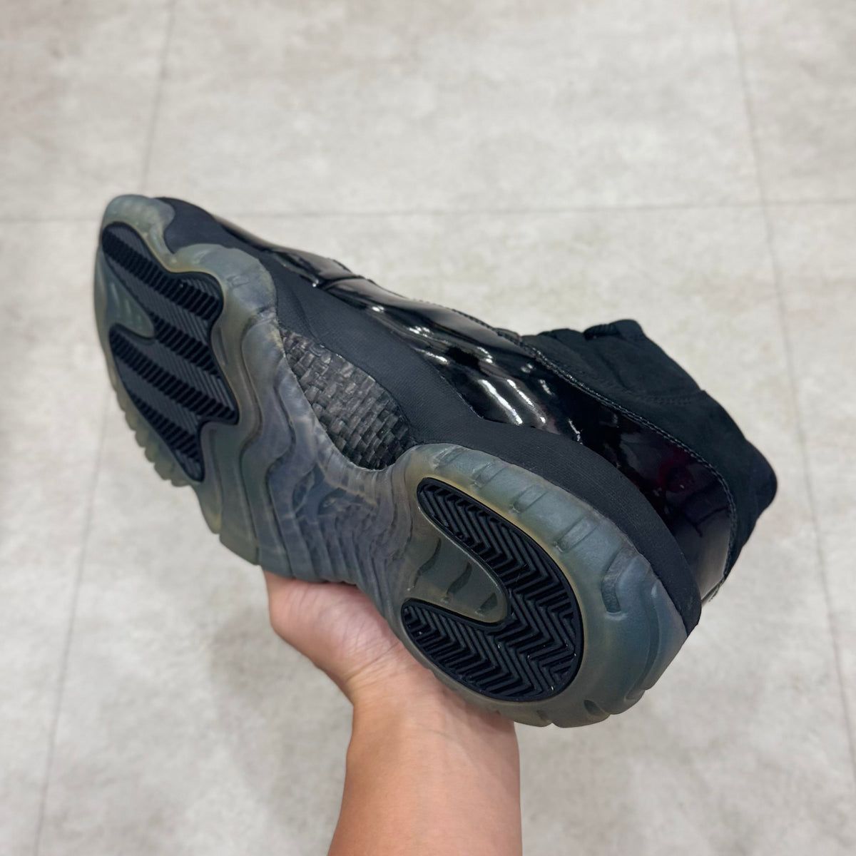 378037-005 Nike Air Jordan 11 Cap And Gown