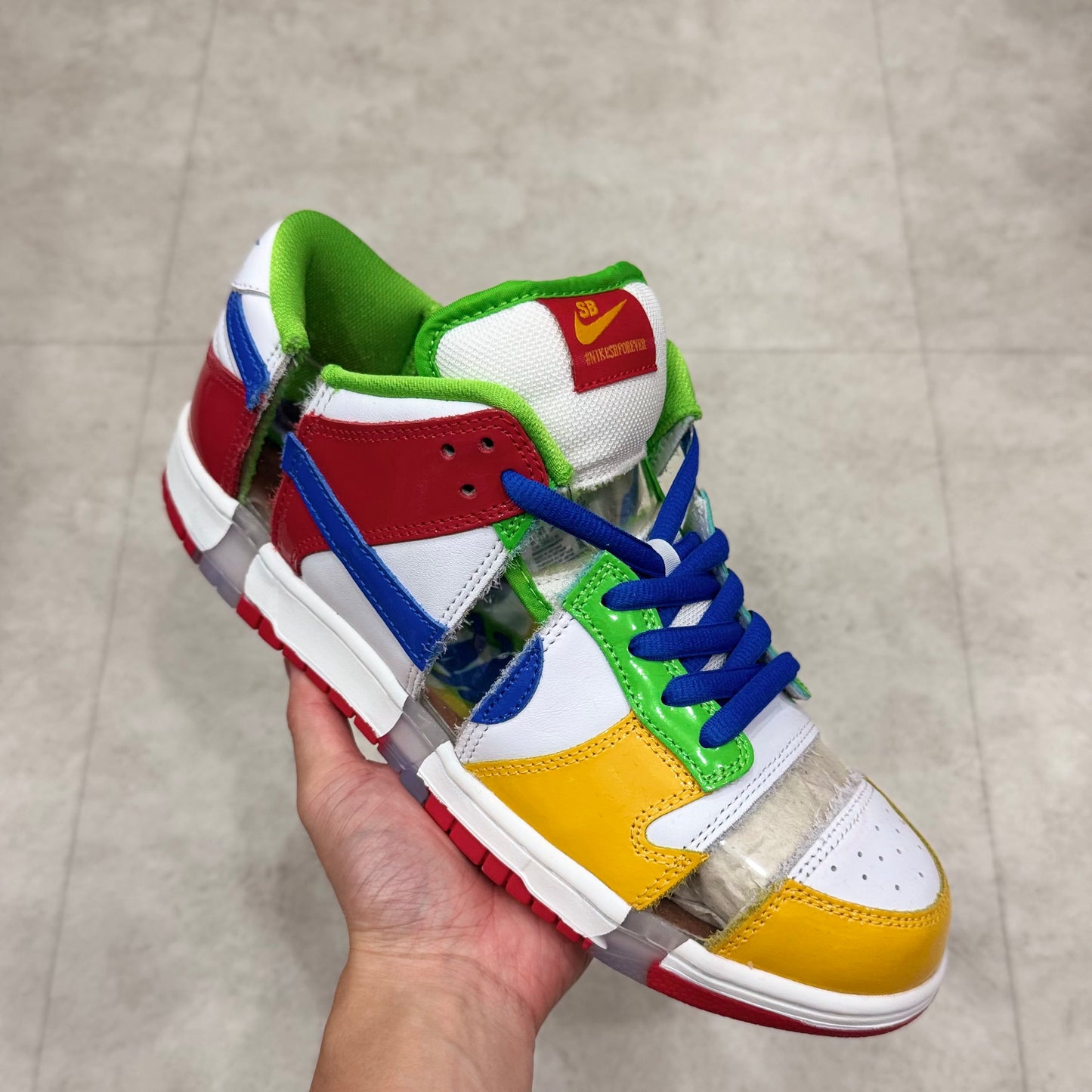 FD8777-100 Nike SB Dunk Sandy Bodecker