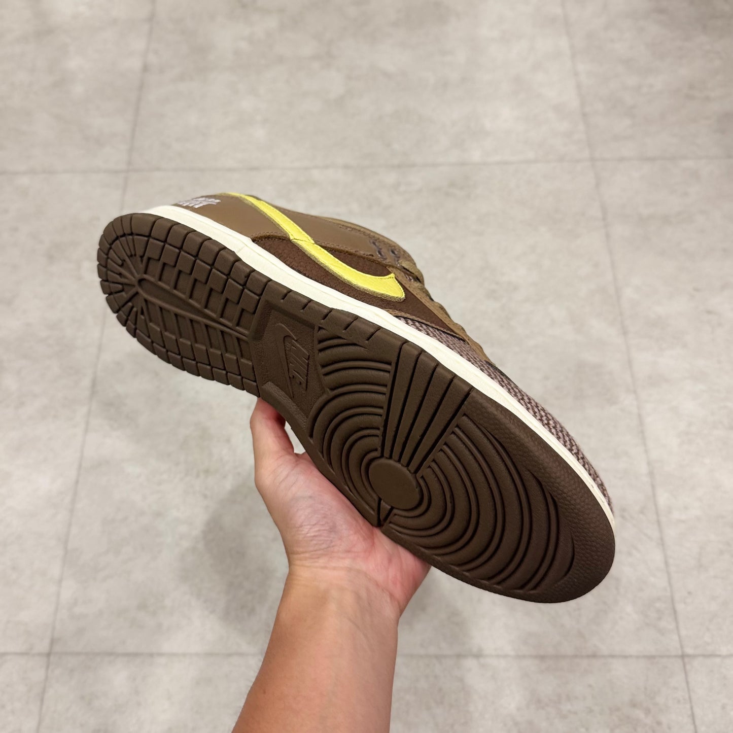 DH3061-200 Nike Dunk Undefeated Canteen