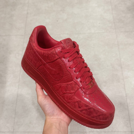 318985-661 Nike Air Force 1 1Love Hectic