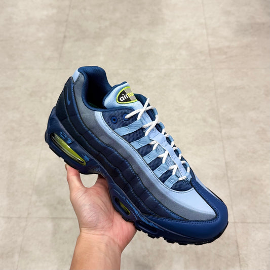 II7404-400 Nike Air Max 95 Yu-Gi-Oh Joey
