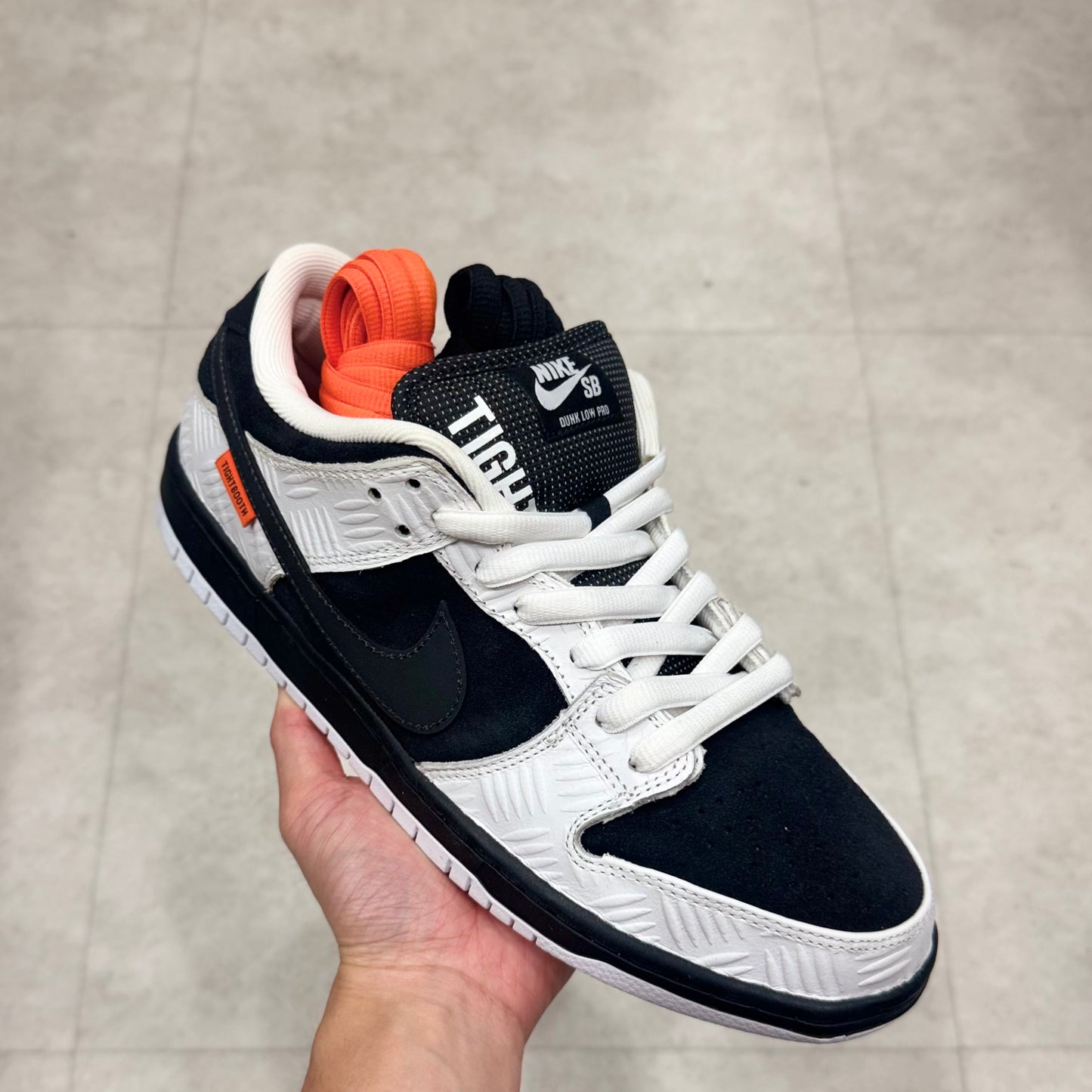 FD2629-100 Nike SB Dunk Tightbooth