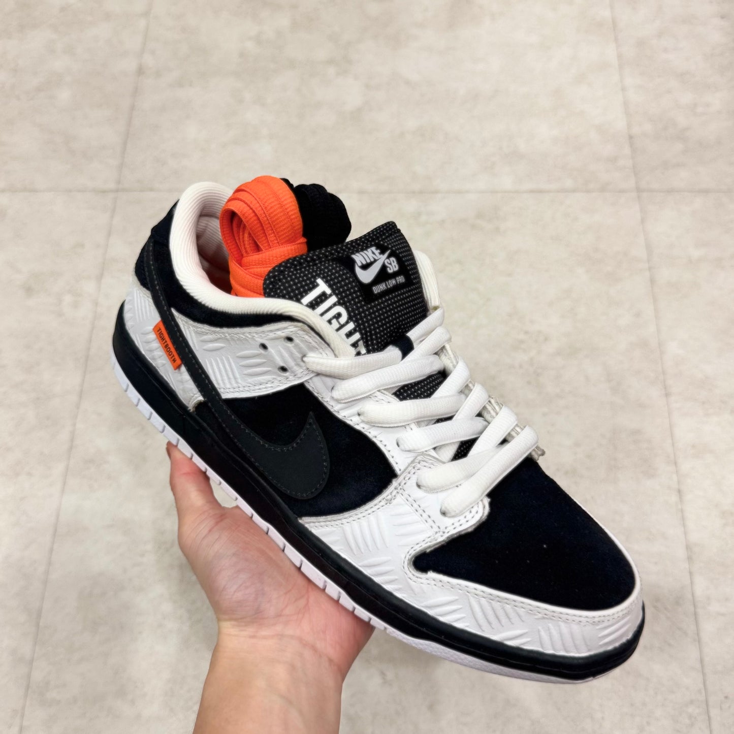 FE2629-100 Nike SB Dunk Tightbooth