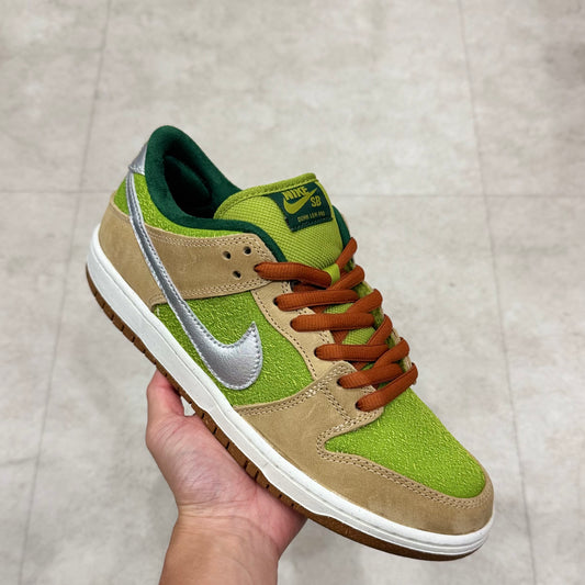 FQ7585-200 Nike SB Dunk Escargot